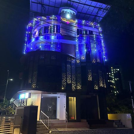 Magni Home Kochi Buitenkant foto